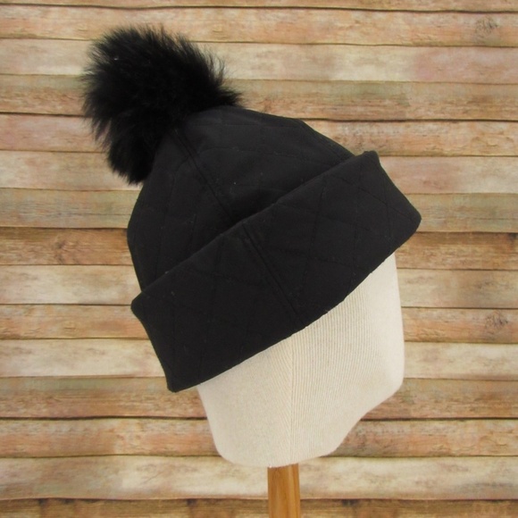 UGG Black Quilt Pattern Hat w/ Pom Pom O/S - Picture 9 of 13